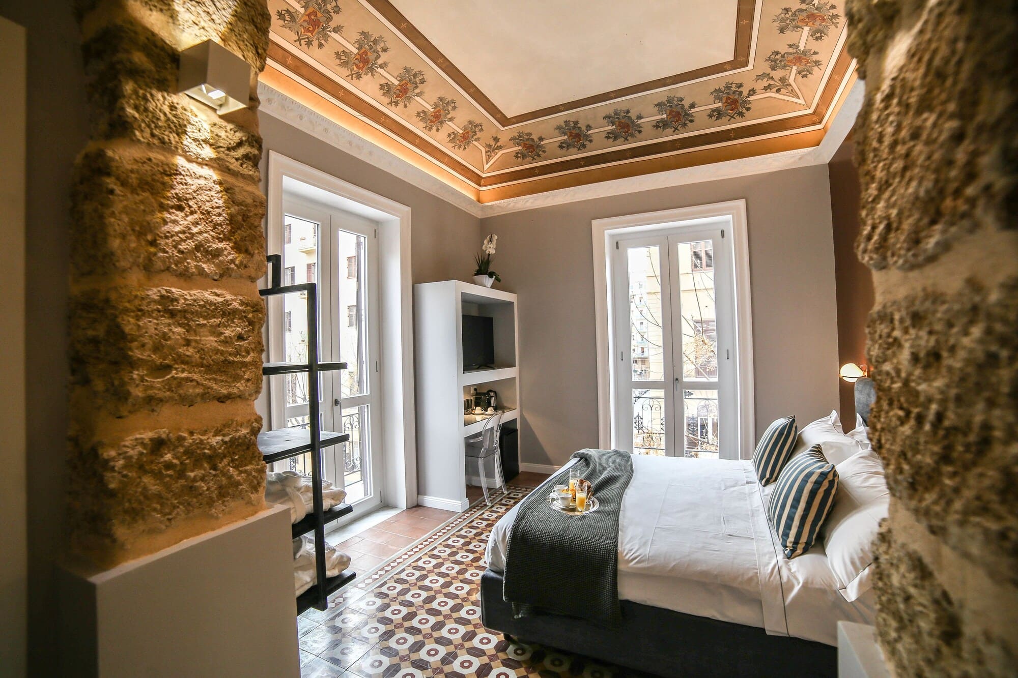 artemesia domus naples